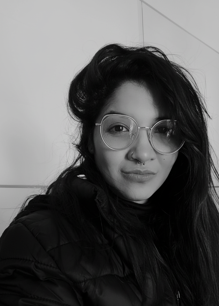 Retrato en blanco y negro de Venecia Dulcinea